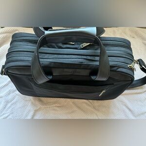 v4 Bento Bag- Personal Item Bag - Jet Set Black / Gun Metal